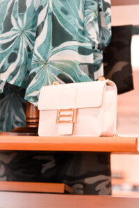 donna borsa bianca