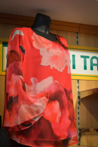 donna taglie forti blusa rossa