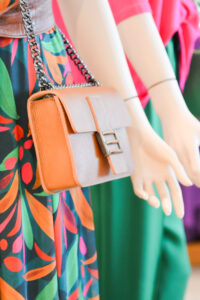 donna taglie forti vestito borsa