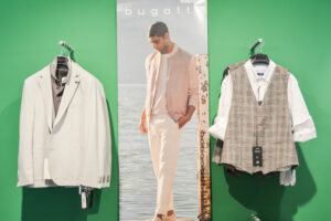 uomo elegante gilet