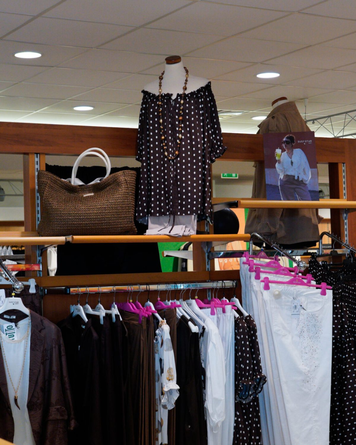 Negozio Tutto Abbigliamento Occhiobello: panoramica del reparto grandi taglie donna e uomo.