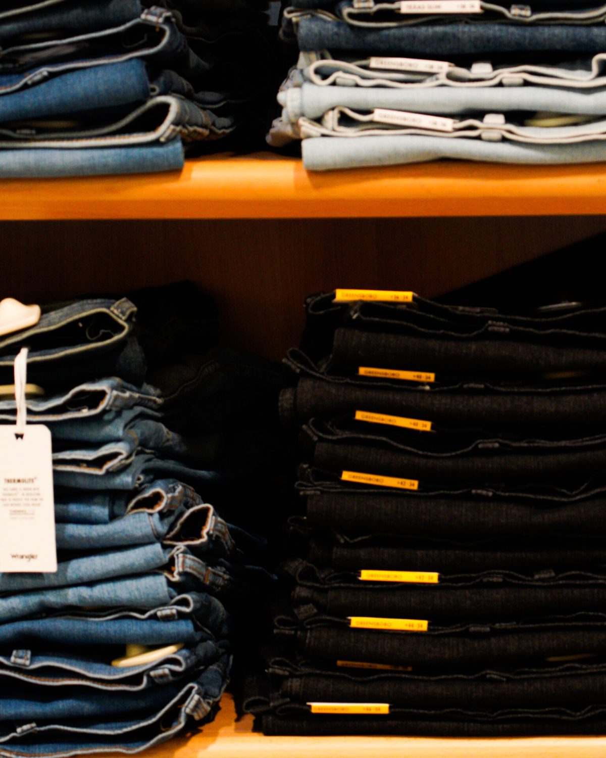 jeans chiari e jeans scuri
